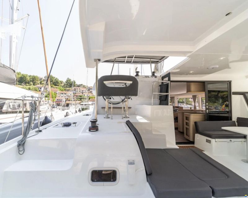 Lagoon 42