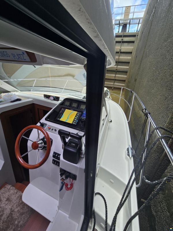 Jeanneau Merry Fisher 855