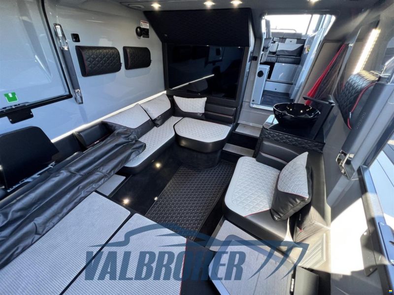 Axopar Brabus 900 Shadow