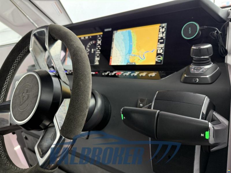 Axopar 37 XC Cross Cabin