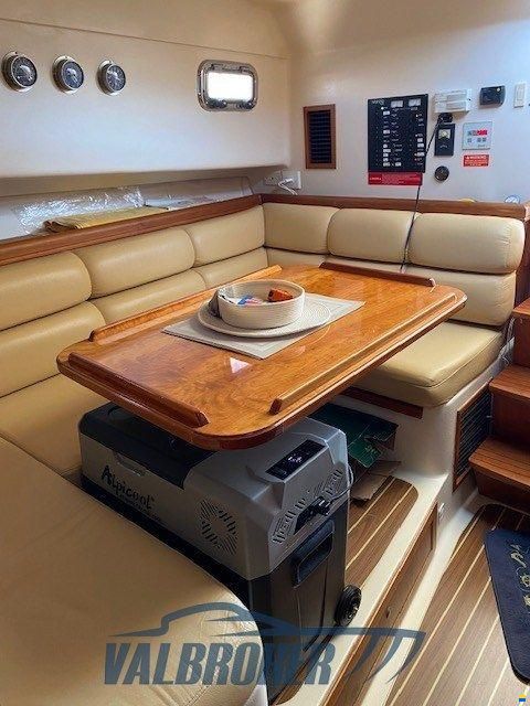 Mainship Pilot 34