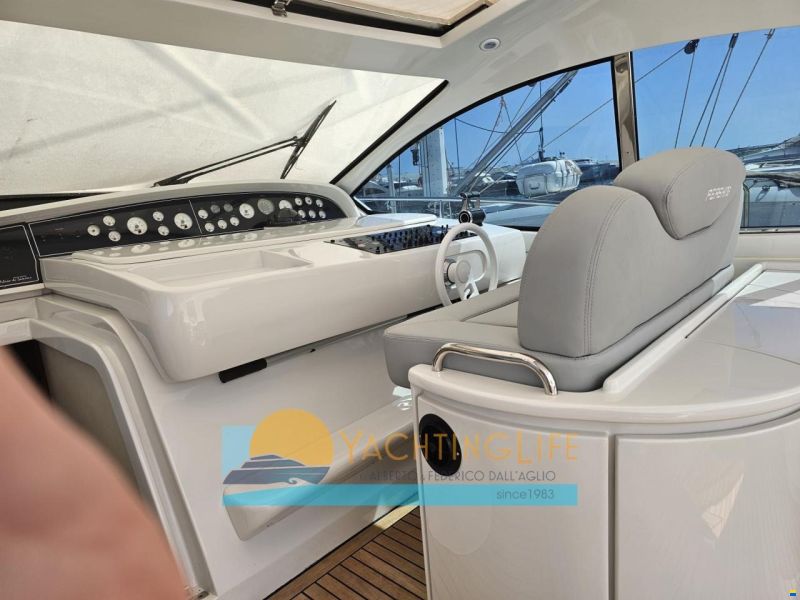 Pershing 54'