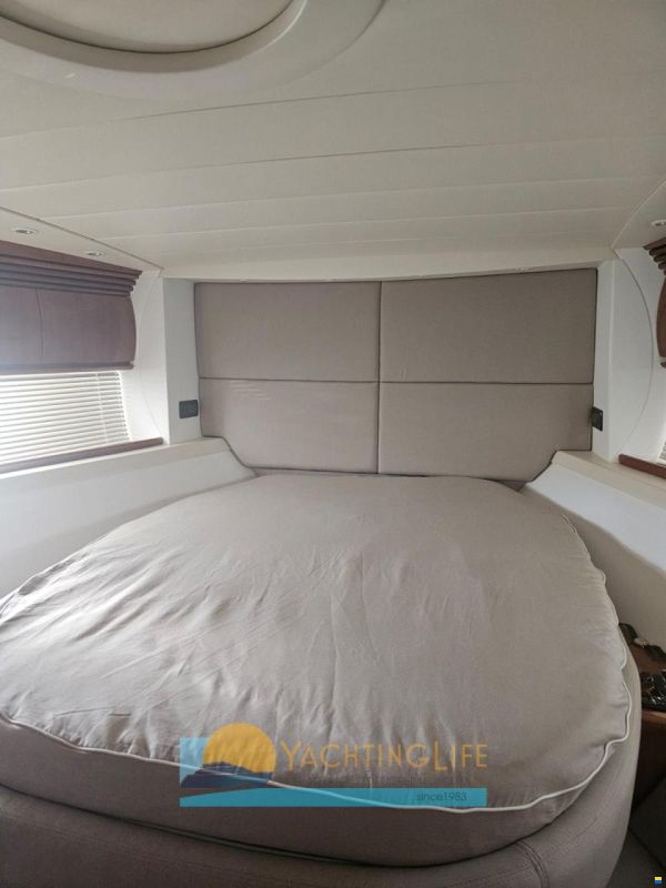 Pershing 54'