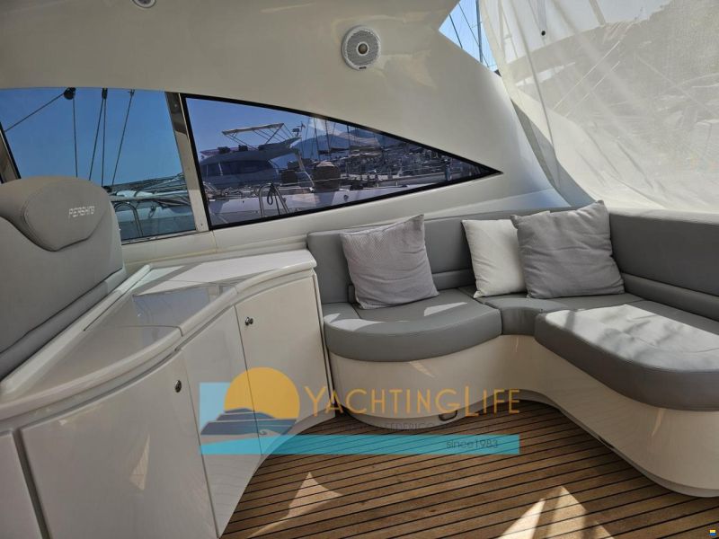 Pershing 54'