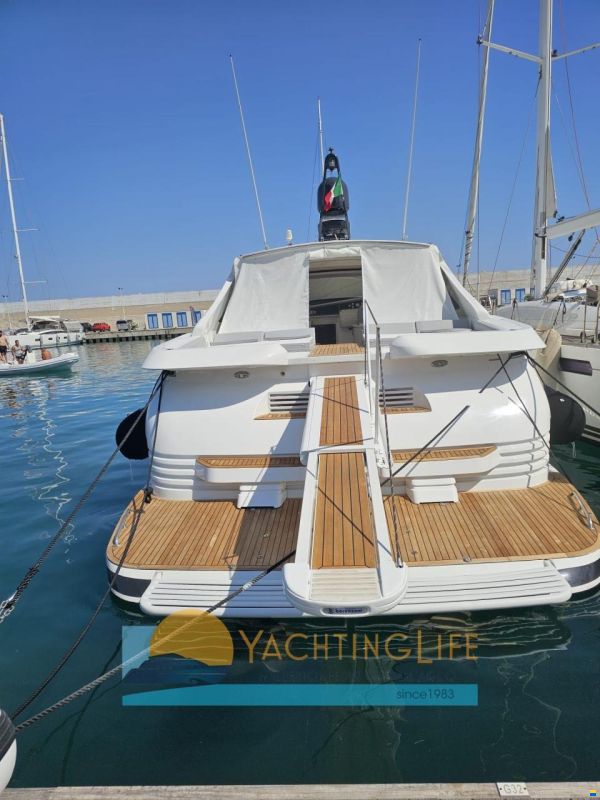 Pershing 54'