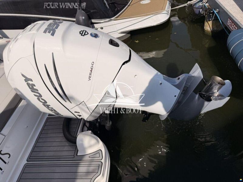 Sea Ray 270 SDX