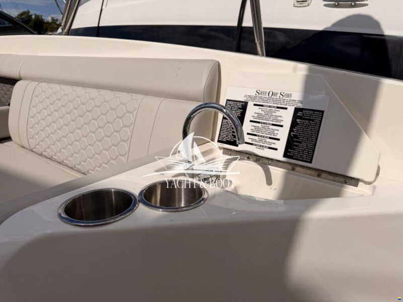 Sea Ray 270 SDX