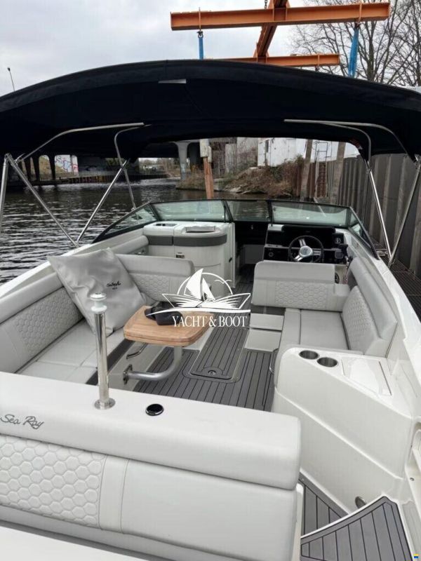 Sea Ray 270 SDX