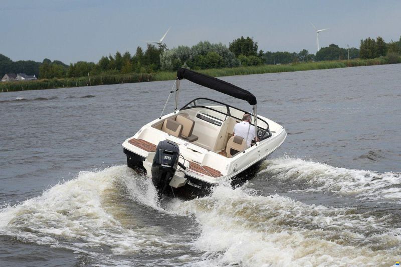 Bayliner VR4