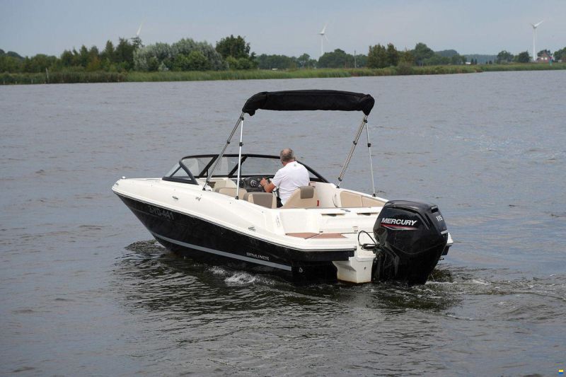 Bayliner VR4