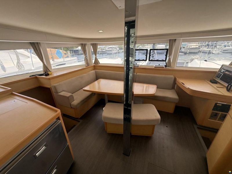 Lagoon 42