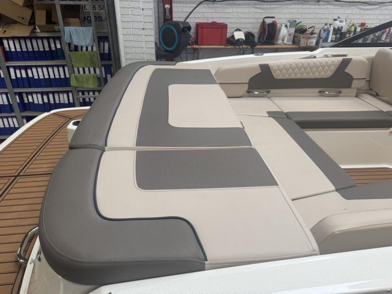 Bayliner VR6 Cuddy med 300 hk Mercruiser-EFI V8 6