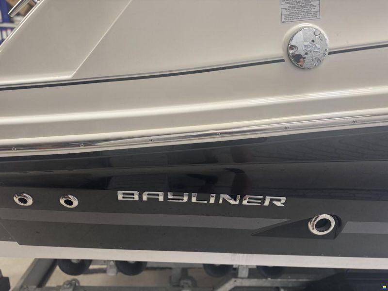 Bayliner VR6 Cuddy med 300 hk Mercruiser-EFI V8 6