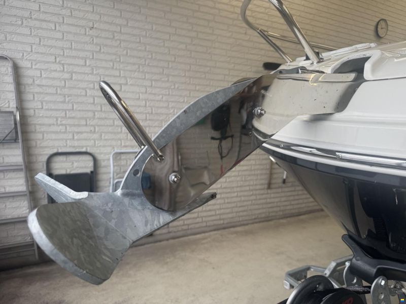 Bayliner VR6 Cuddy med 300 hk Mercruiser-EFI V8 6