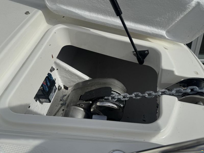 Bayliner VR6 Cuddy med 300 hk Mercruiser-EFI V8 6