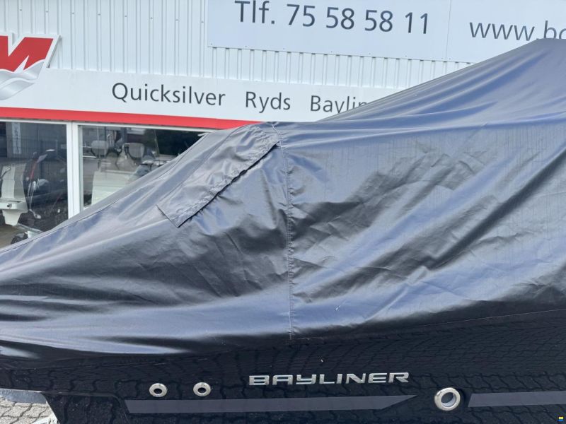 Bayliner VR6 Cuddy med 300 hk Mercruiser-EFI V8 6