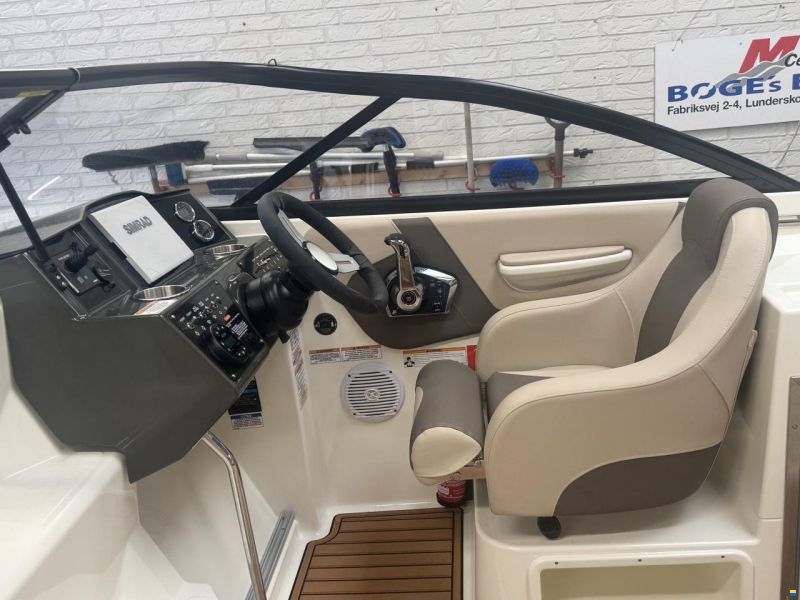 Bayliner VR6 Cuddy med 300 hk Mercruiser-EFI V8 6