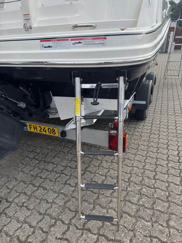 Bayliner VR6 Cuddy med 300 hk Mercruiser-EFI V8 6