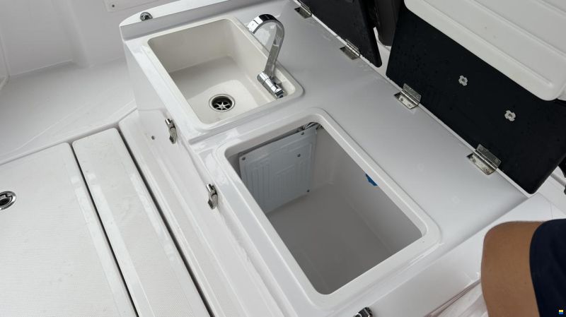 Axopar 25 Cross Top