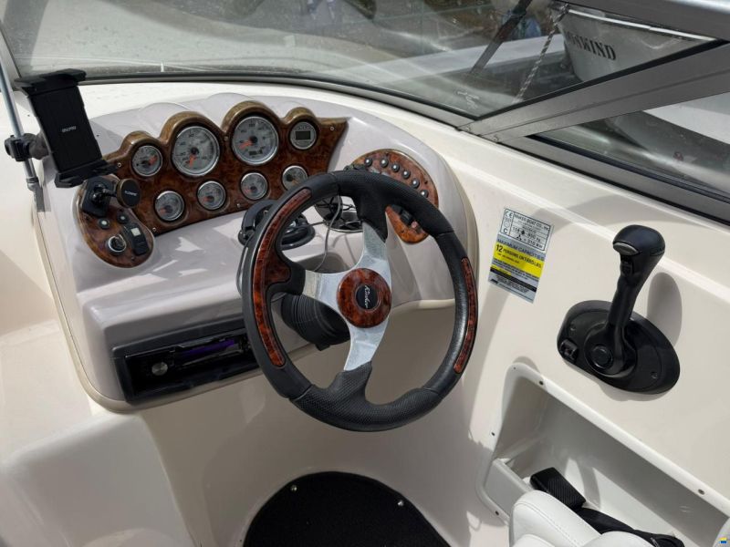 Rinker Captiva 232