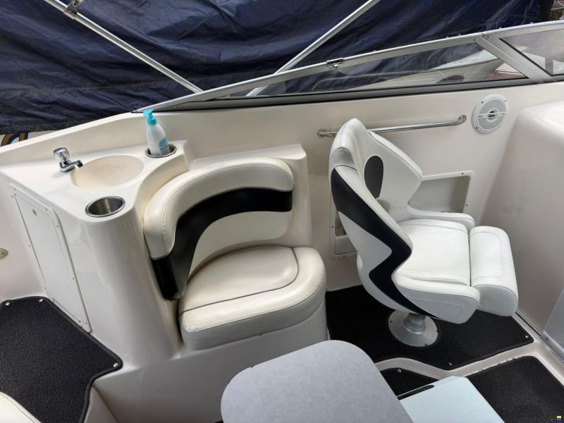Rinker Captiva 232