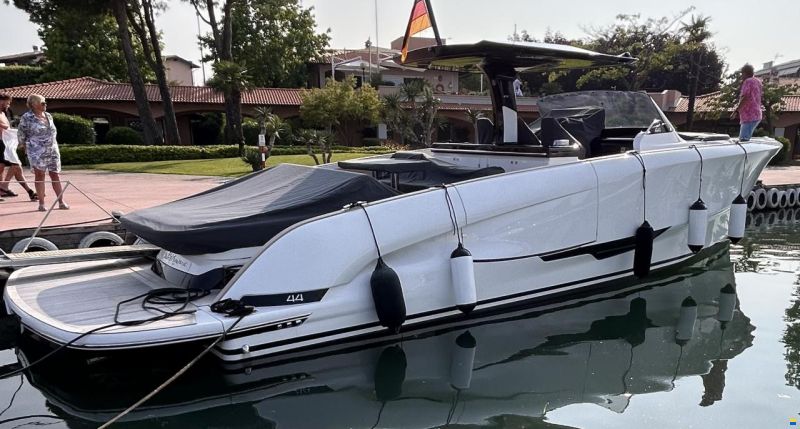 Solaris Power 44 open