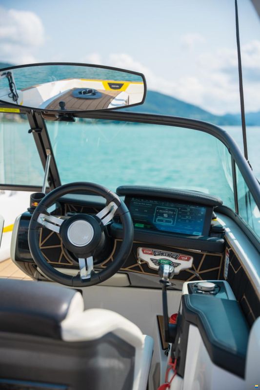 Nautique 200