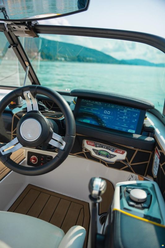 Nautique 200