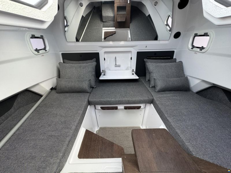 Axopar 29 XC Cross Cabin
