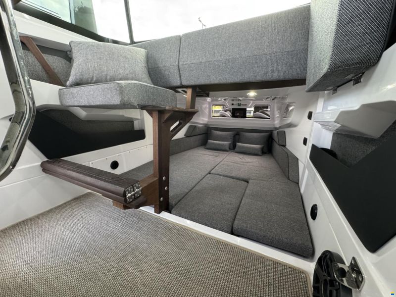 Axopar 29 XC Cross Cabin