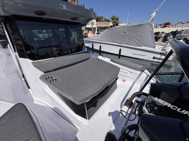 Axopar 29 XC Cross Cabin