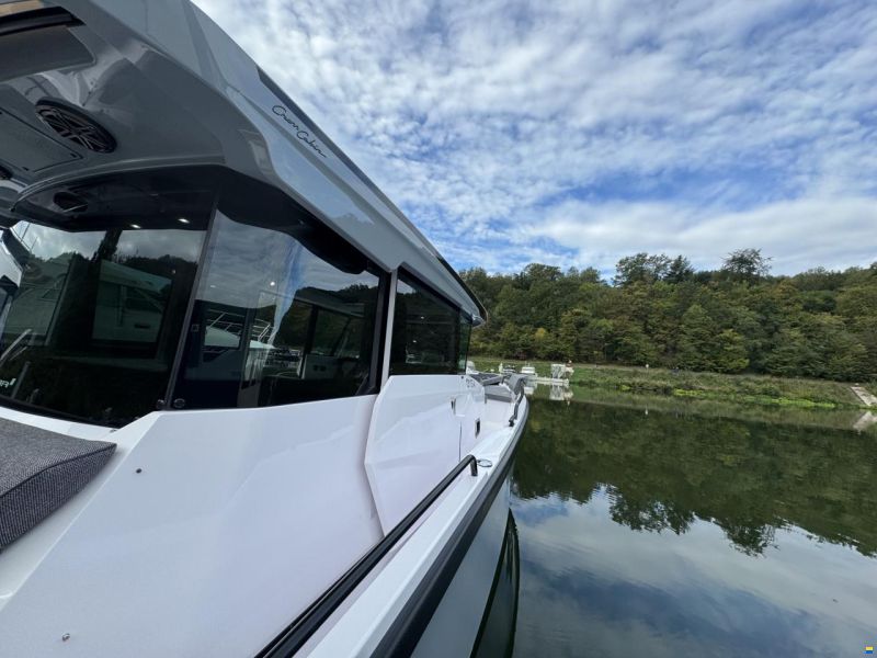 Axopar 29 XC Cross Cabin