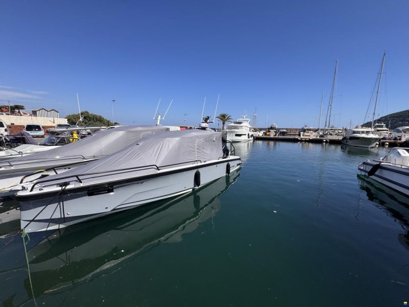 Axopar 29 XC Cross Cabin