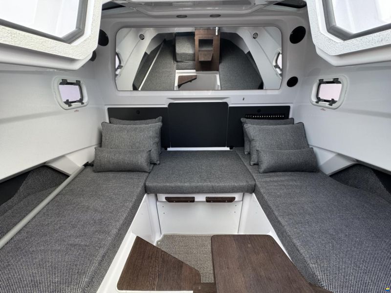 Axopar 29 XC Cross Cabin