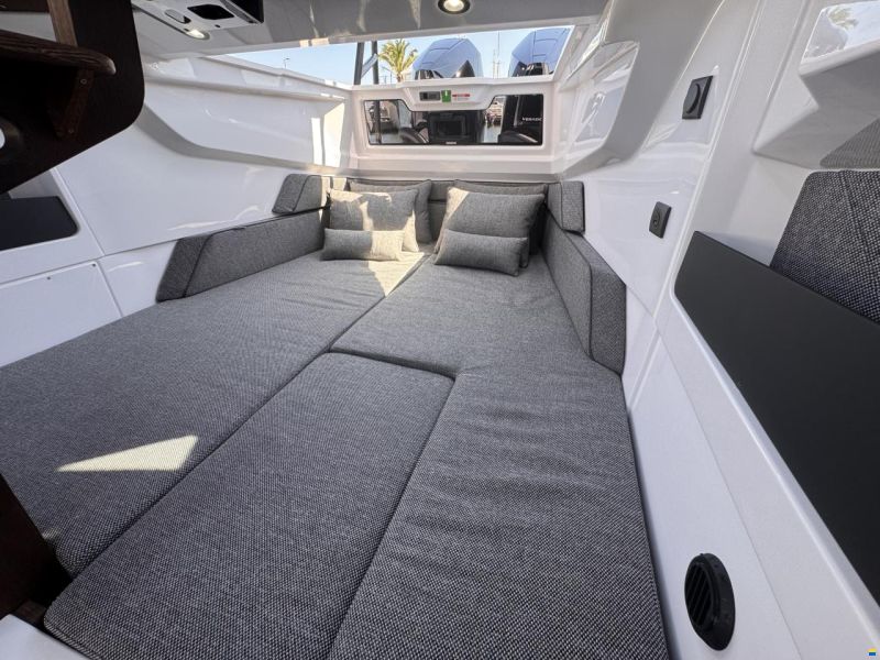 Axopar 29 XC Cross Cabin