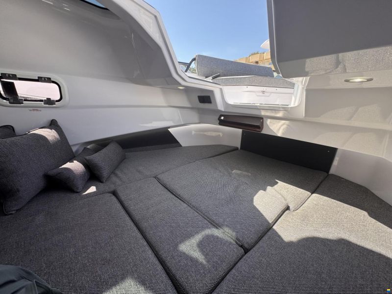 Axopar 29 XC Cross Cabin