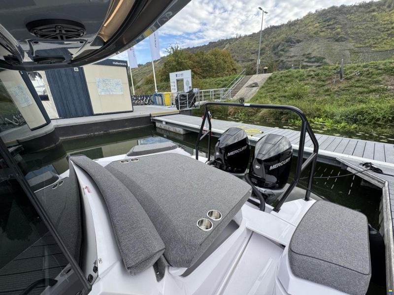 Axopar 29 XC Cross Cabin