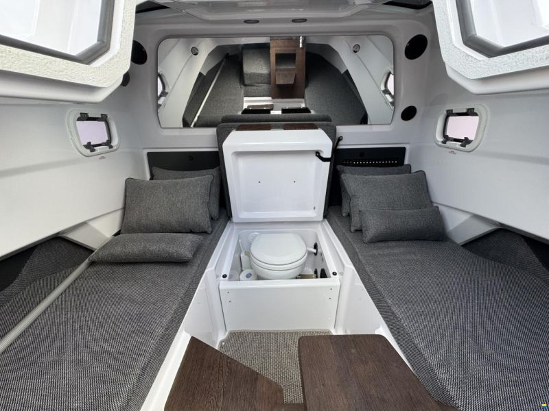 Axopar 29 XC Cross Cabin