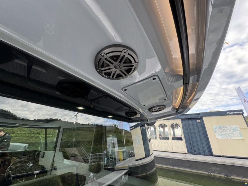 Axopar 29 XC Cross Cabin