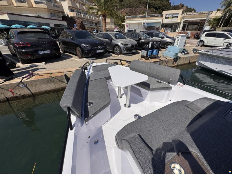 Axopar 29 XC Cross Cabin
