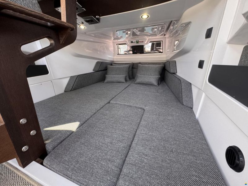 Axopar 29 XC Cross Cabin