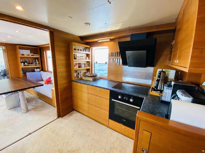 Steel Trawler 21M