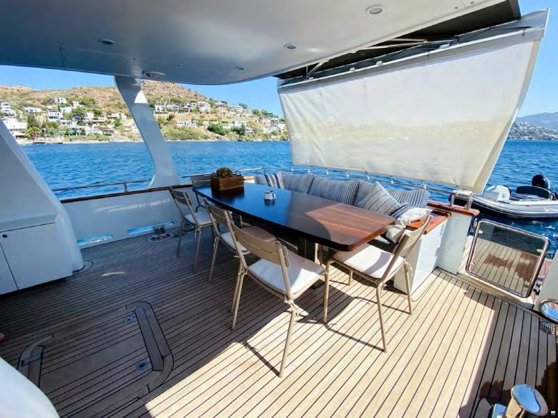 Steel Trawler 21M