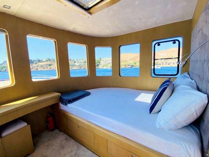 Steel Trawler 21M