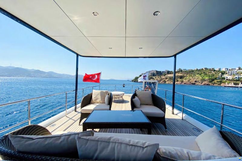 Steel Trawler 21M