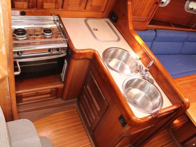 Bavaria 350 Lagoon