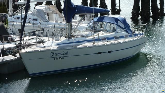 Bavaria 350 Lagoon