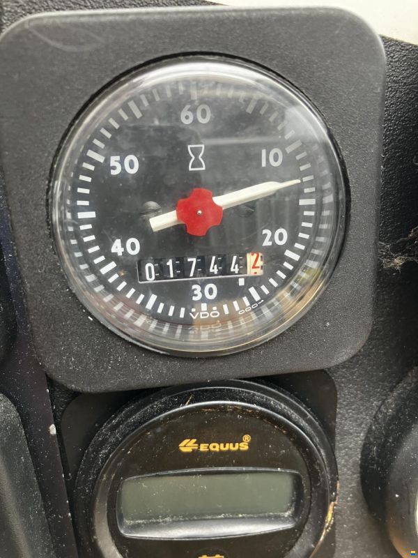 LM 28