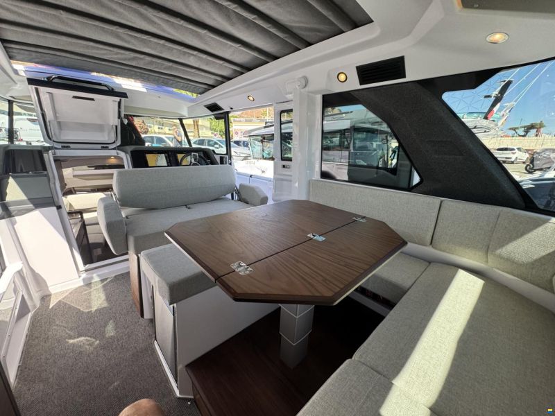 Axopar 38 Cross Cabin