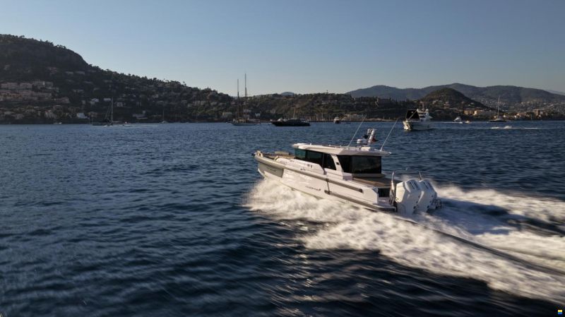Axopar 38 Cross Cabin